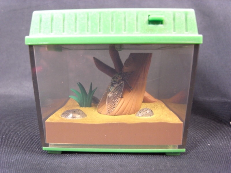 TOMY INSECT CAGE GALLERY CICADA PLASTIC TOY LIGHT & SOUND